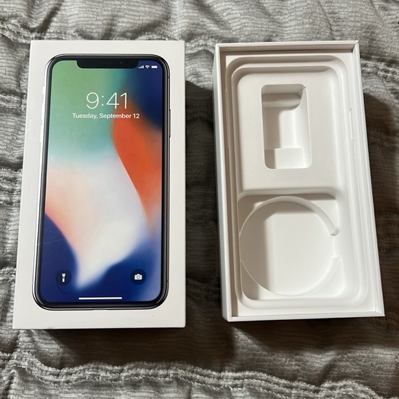 Apple iPhone X Box - Picture 5 of 6